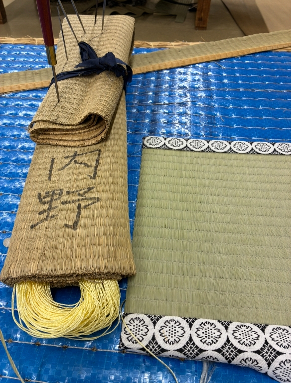 紋縁の花瓶敷き　柄合わせに挑戦♪