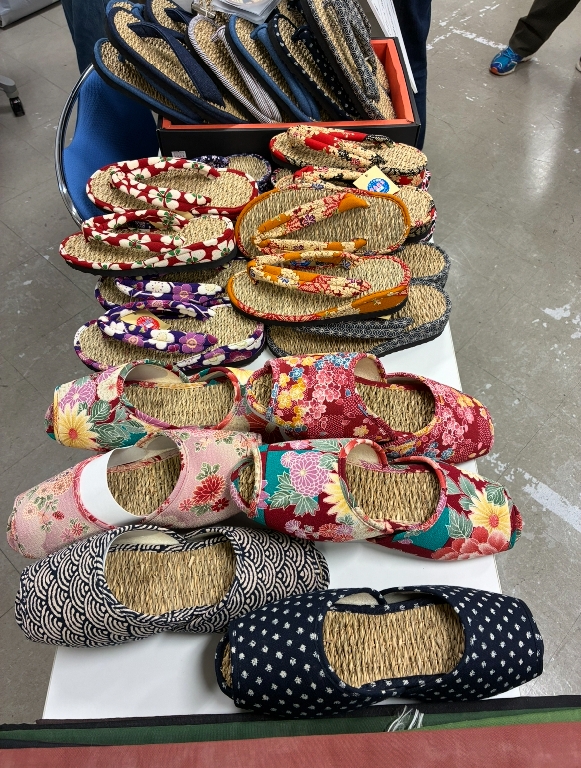 畳のヘリを使った “くるみボタン作り体験”